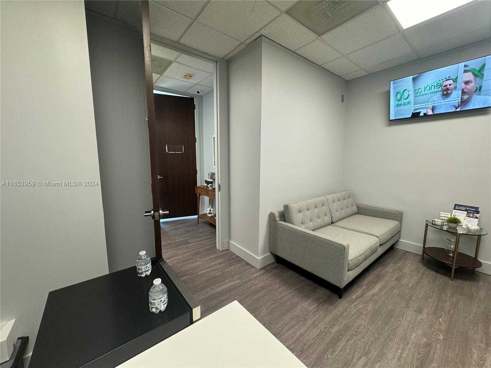 Small Image of 9380 SW 150th St, Miami, FL 33176, USA Number 4