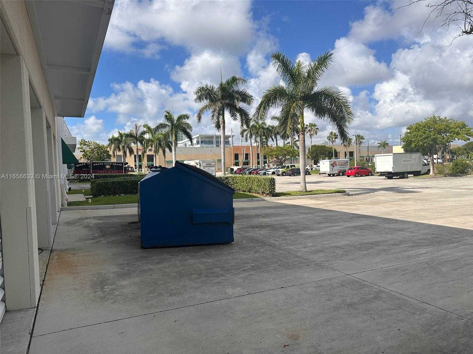 Small Image of 321 N Bryan Rd #321, Dania Beach, FL 33004, USA Number 16