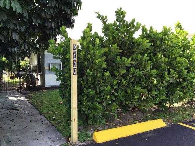 Small Image of 2140 BAY DR, Miami Beach Number 11