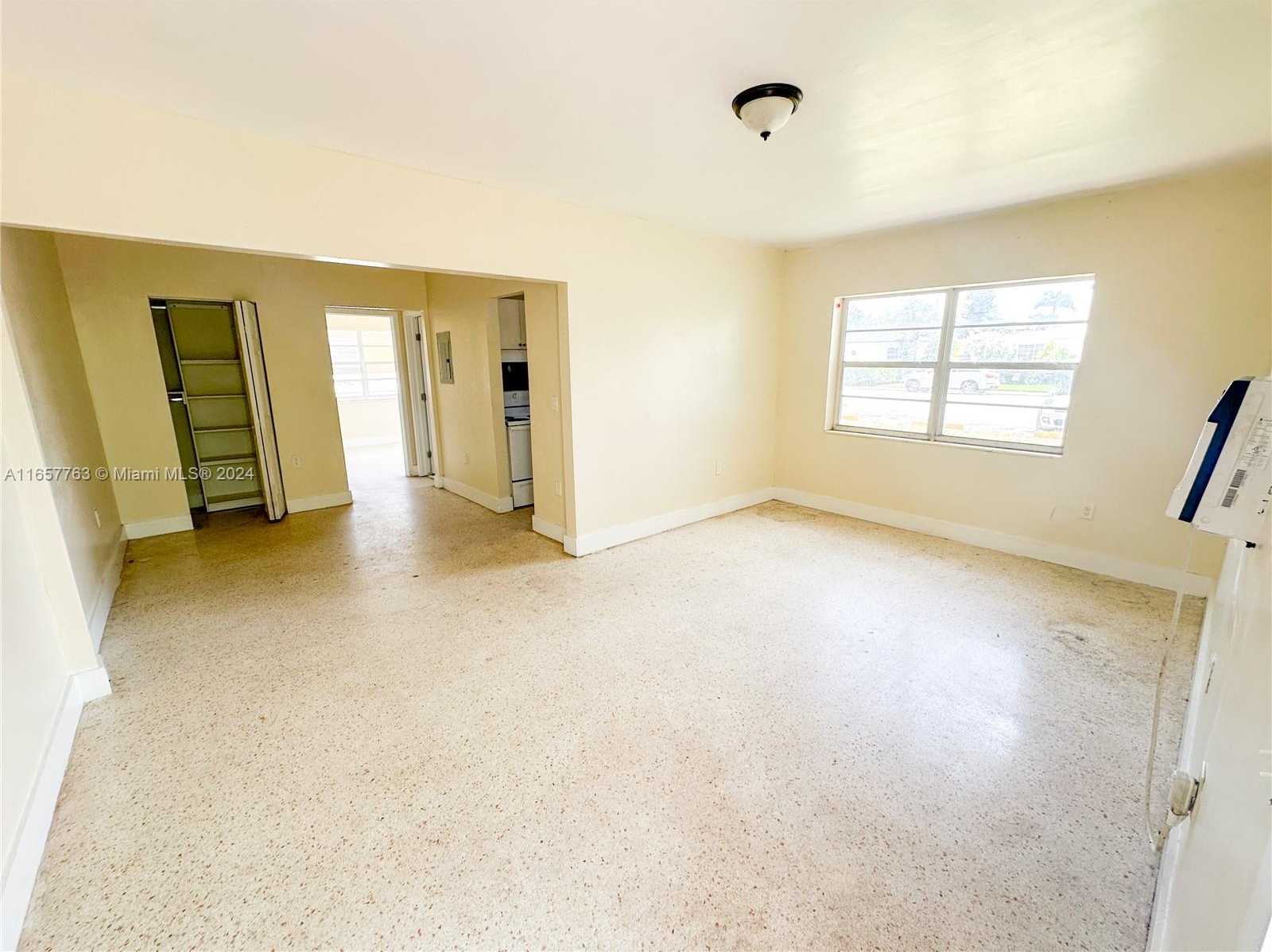 Small Image of 2140 BAY DR, Miami Beach Number 13