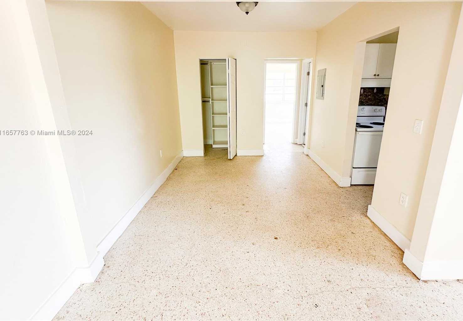 Small Image of 2140 BAY DR, Miami Beach Number 15