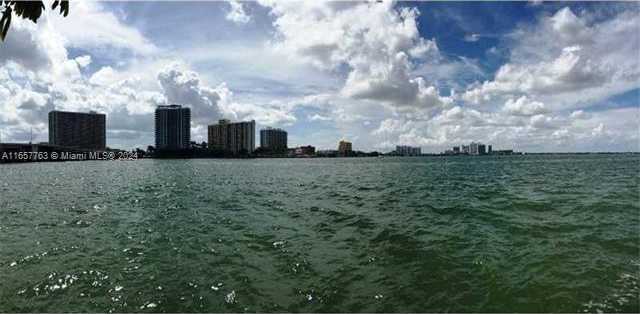 Small Image of 2140 BAY DR, Miami Beach Number 3