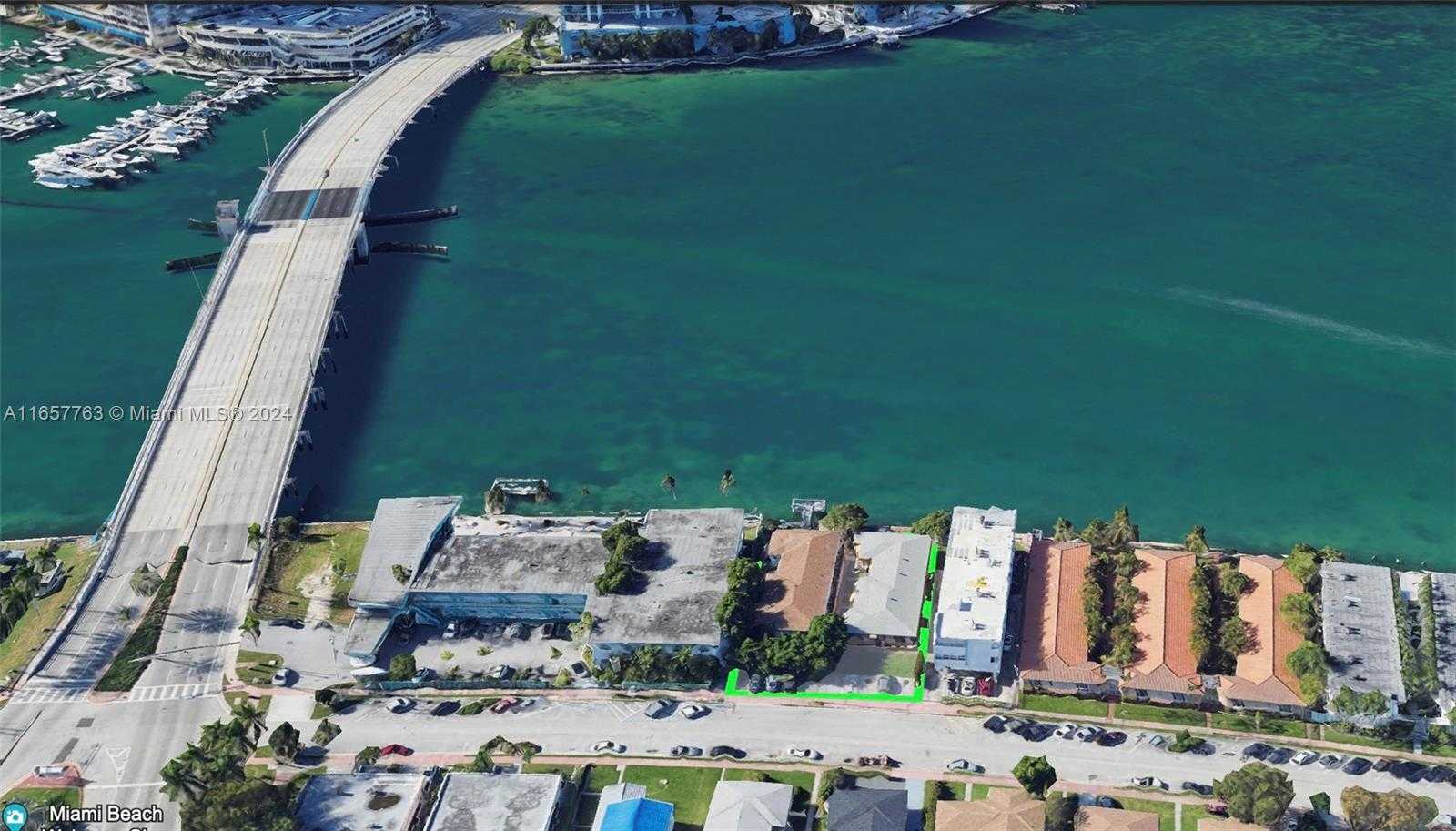 Small Image of 2140 BAY DR, Miami Beach Number 4