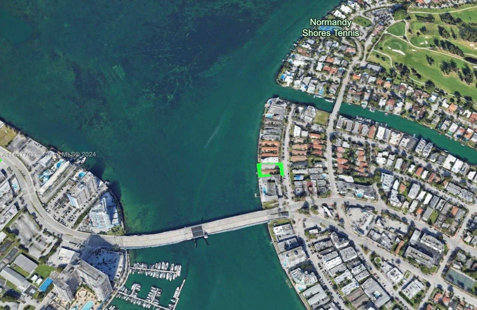 Small Image of 2140 BAY DR, Miami Beach Number 7