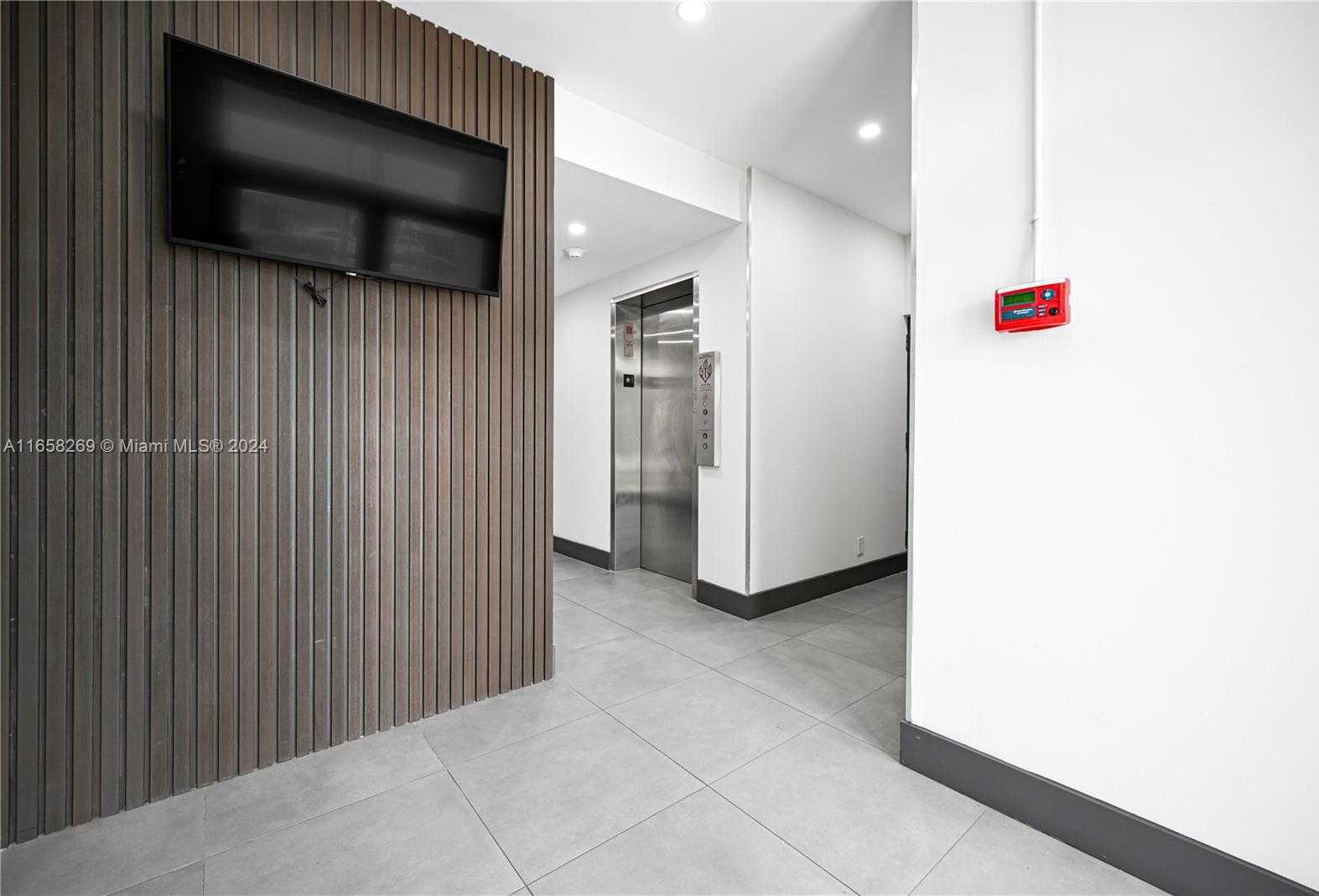 Small Image of 2640 HOLLYWOOD BLVD #114, Hollywood Number 4