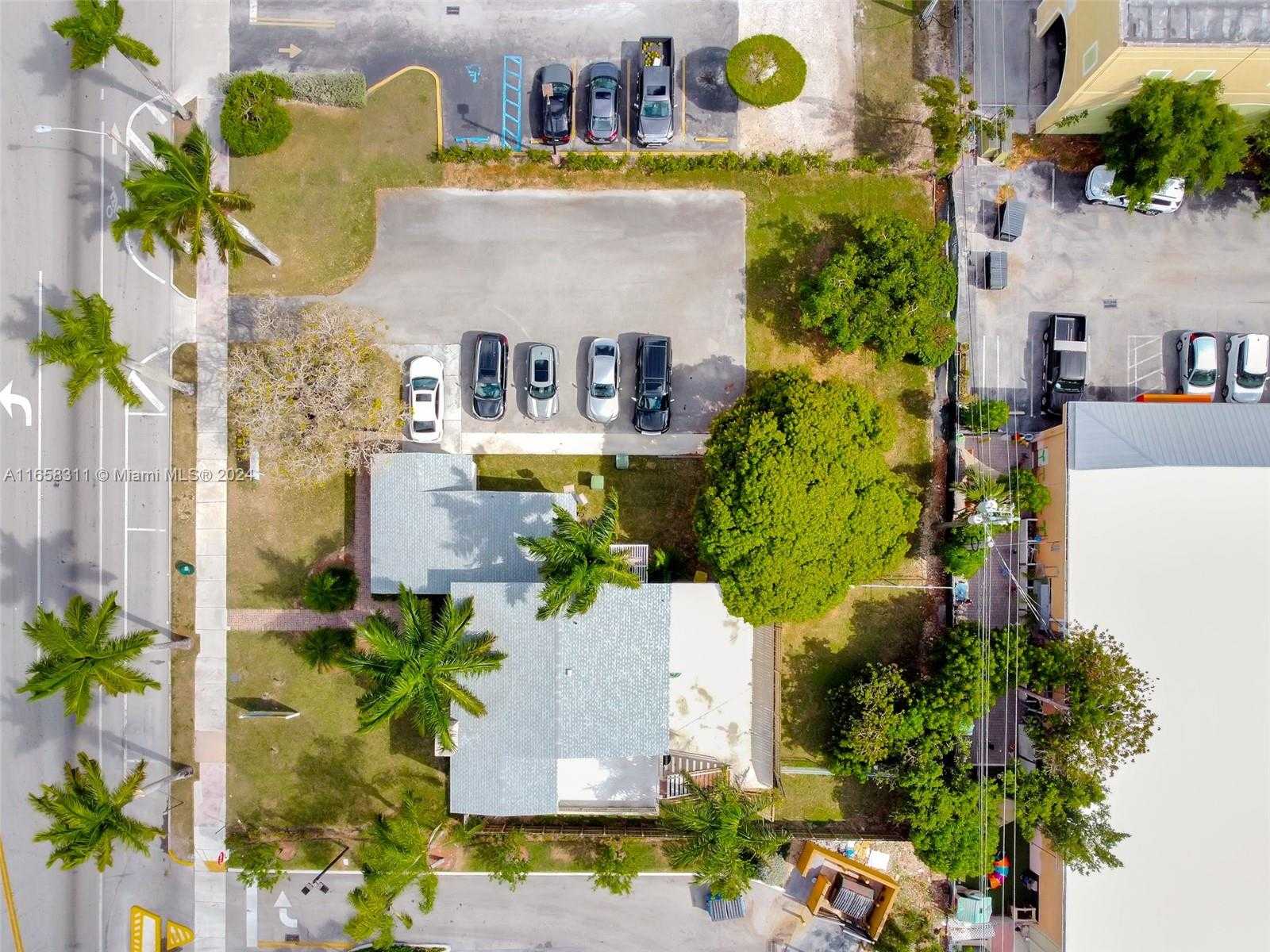 Small Image of 633 NORTH KROME AVE, Homestead Number 9