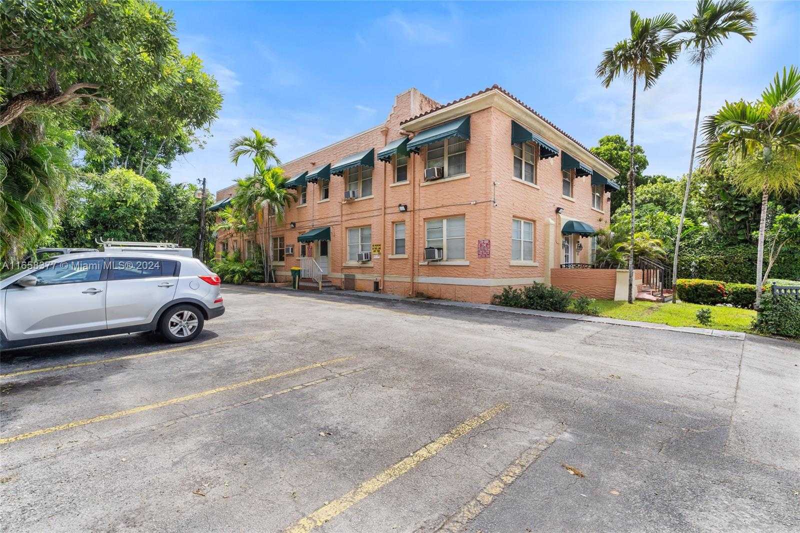 Small Image of 3409 SOUTH LE JEUNE RD, Coral Gables Number 16