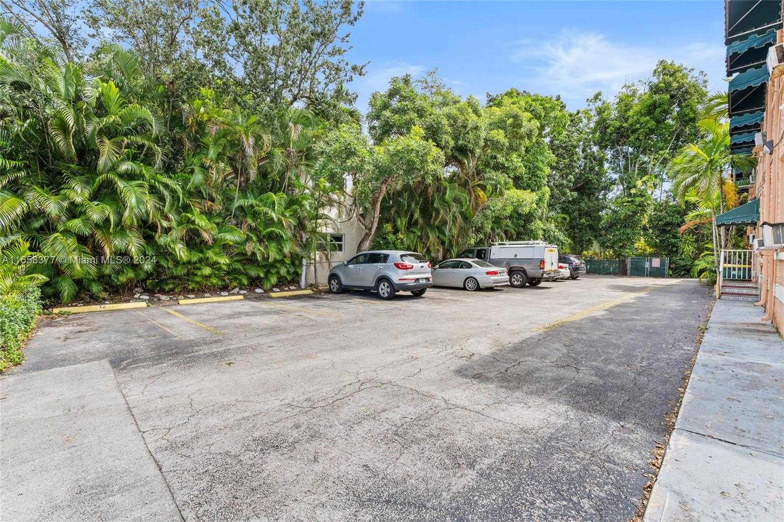 Small Image of 3409 SOUTH LE JEUNE RD, Coral Gables Number 17