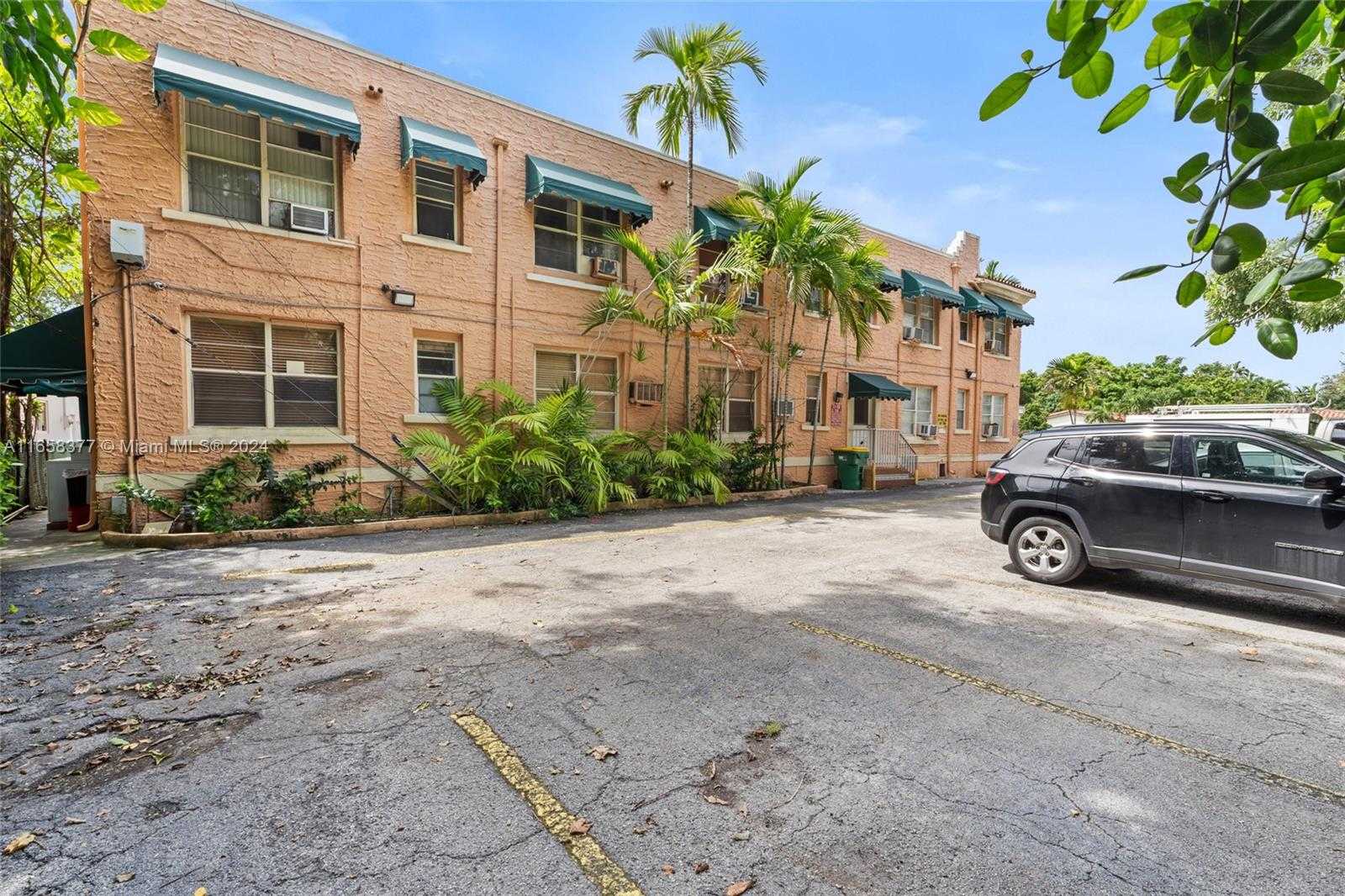 Small Image of 3409 SOUTH LE JEUNE RD, Coral Gables Number 18