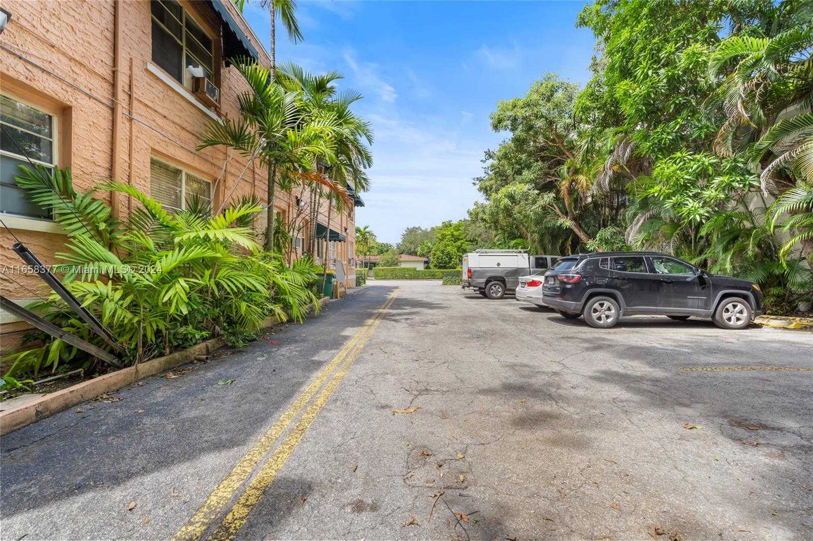 Small Image of 3409 SOUTH LE JEUNE RD, Coral Gables Number 19