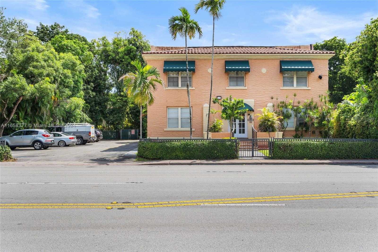 Small Image of 3409 SOUTH LE JEUNE RD, Coral Gables Number 24