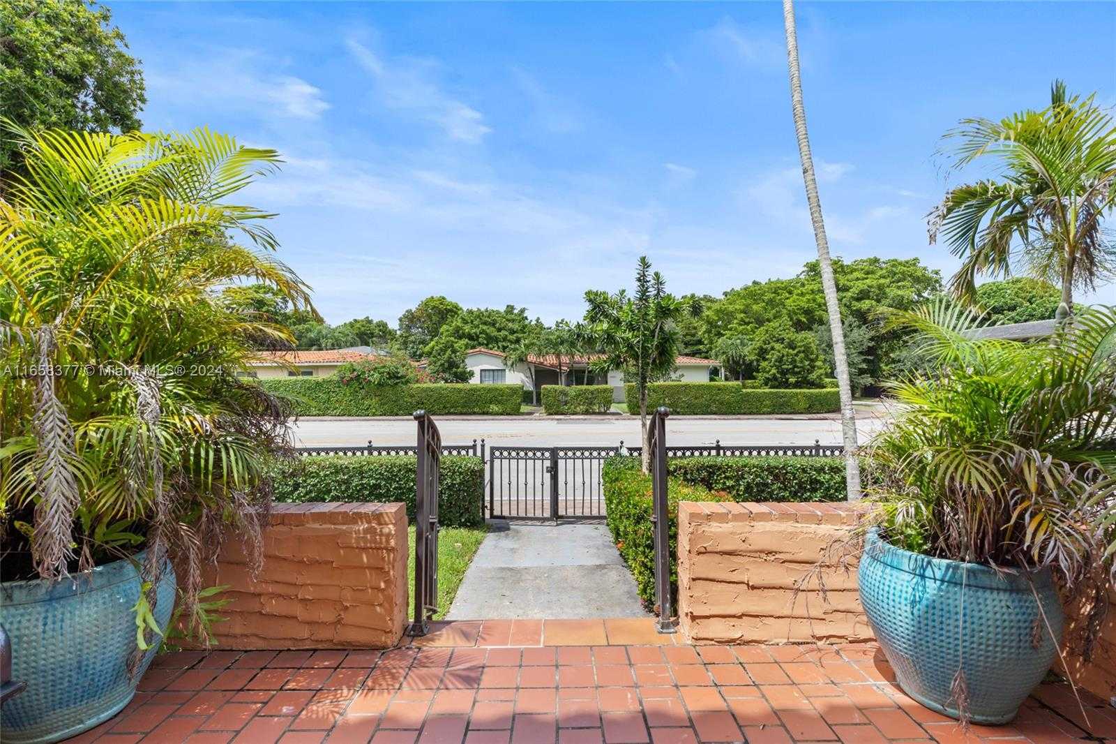 Small Image of 3409 SOUTH LE JEUNE RD, Coral Gables Number 46