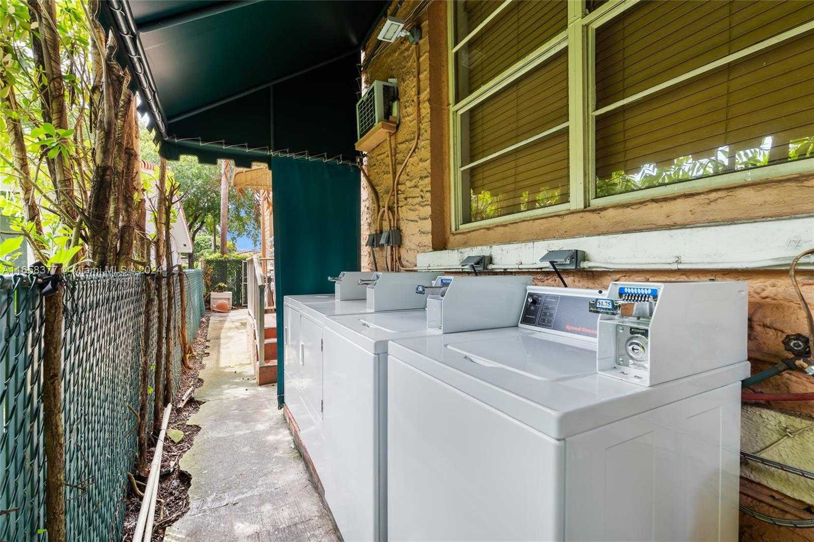 Small Image of 3409 SOUTH LE JEUNE RD, Coral Gables Number 49