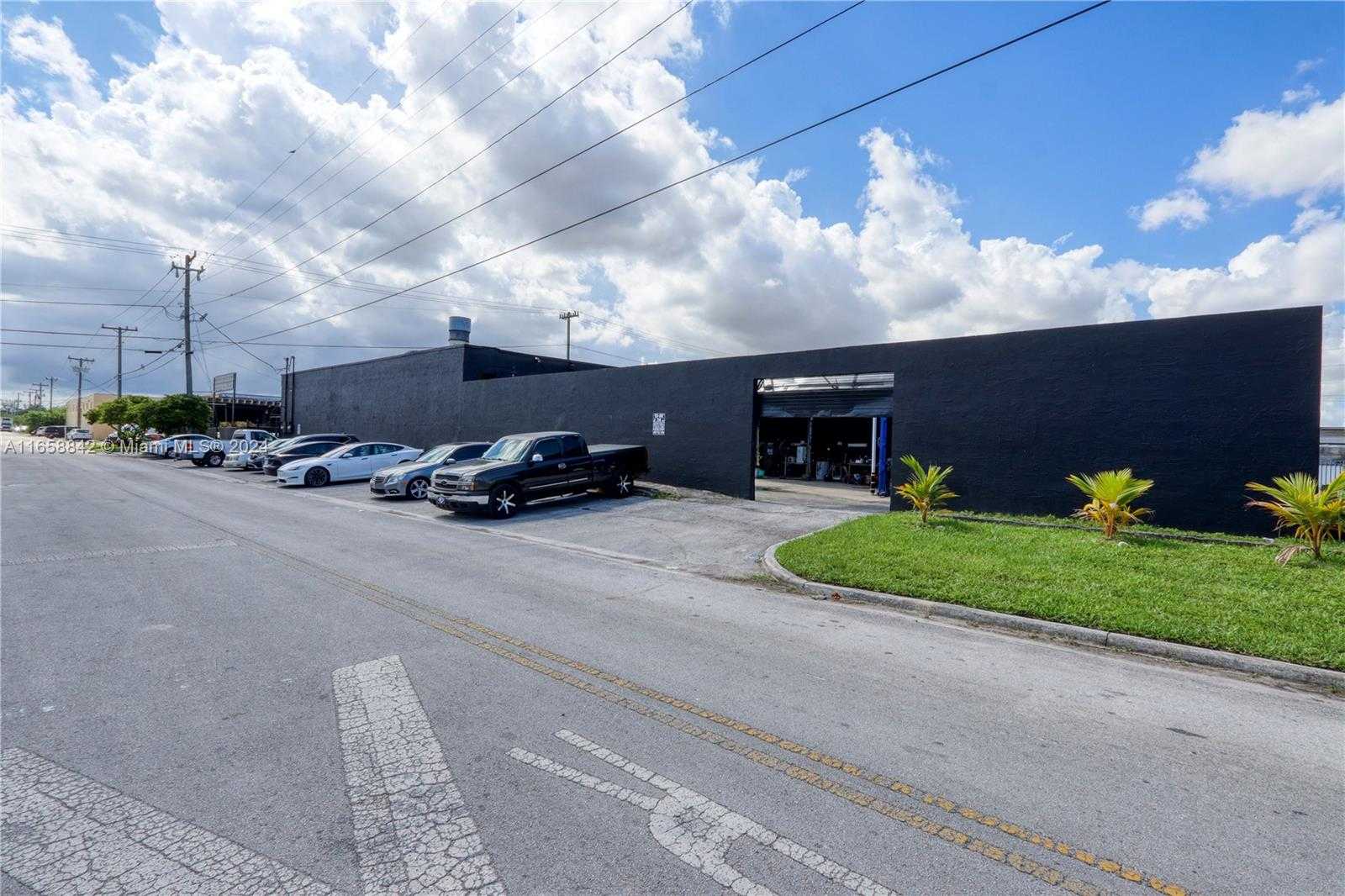 Small Image of 300 WEST 22ND, Hialeah Number 12