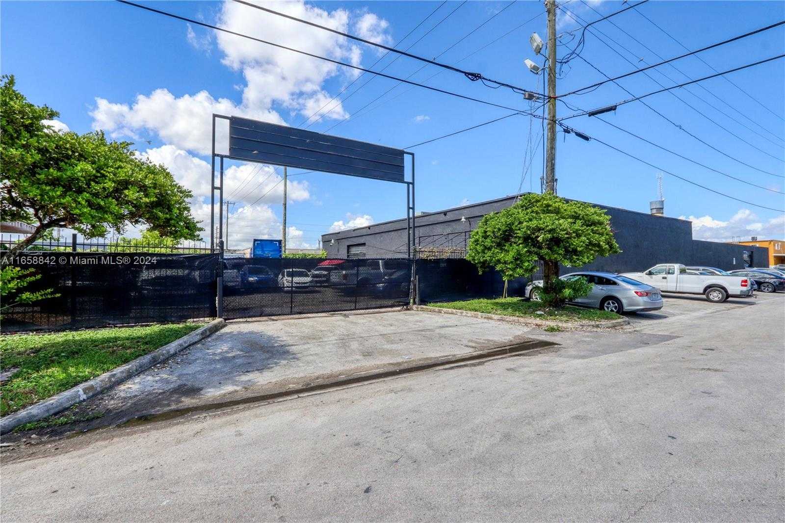 Small Image of 300 WEST 22ND, Hialeah Number 23