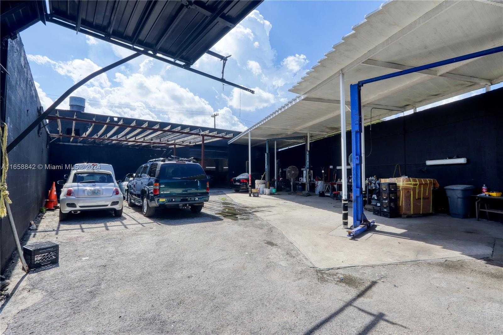 Small Image of 300 WEST 22ND, Hialeah Number 25