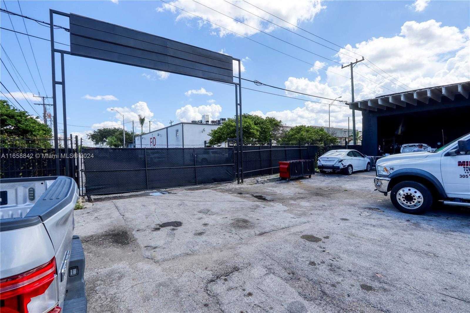 Small Image of 300 WEST 22ND, Hialeah Number 26