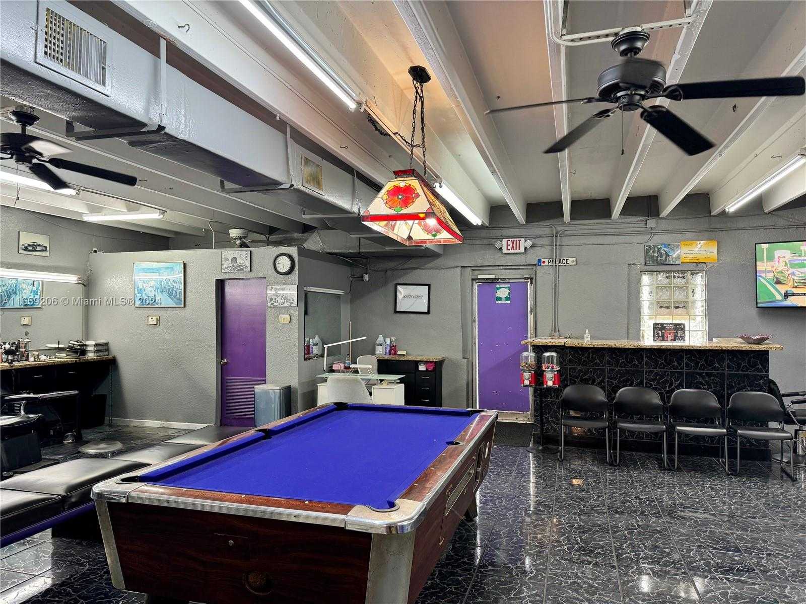 Small Image of 5600 PEMBROKE RD, West Park Number 11