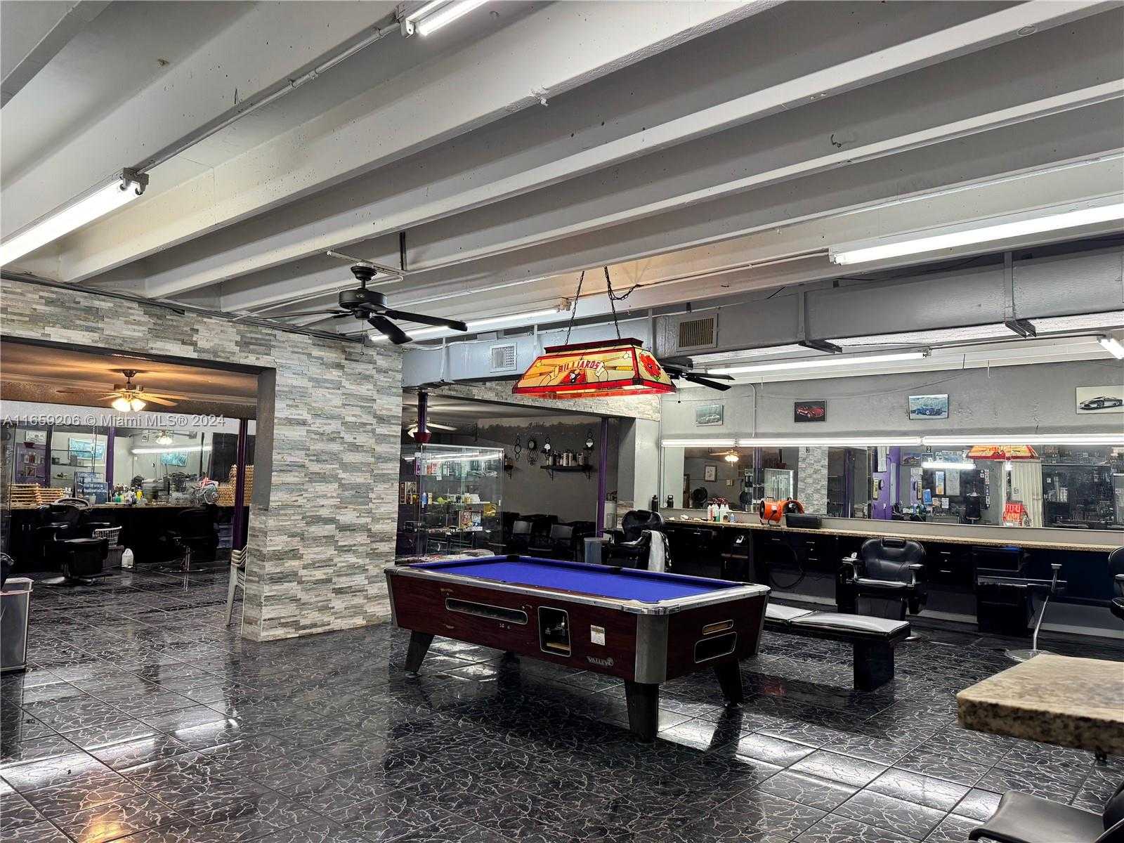 Small Image of 5600 PEMBROKE RD, West Park Number 12