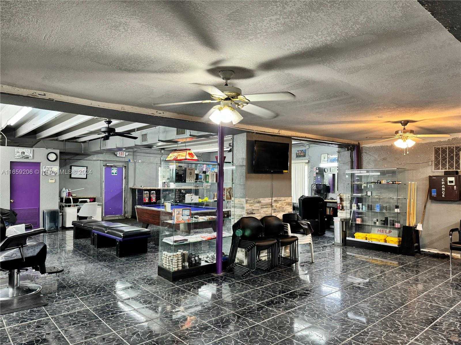 Small Image of 5600 PEMBROKE RD, West Park Number 15