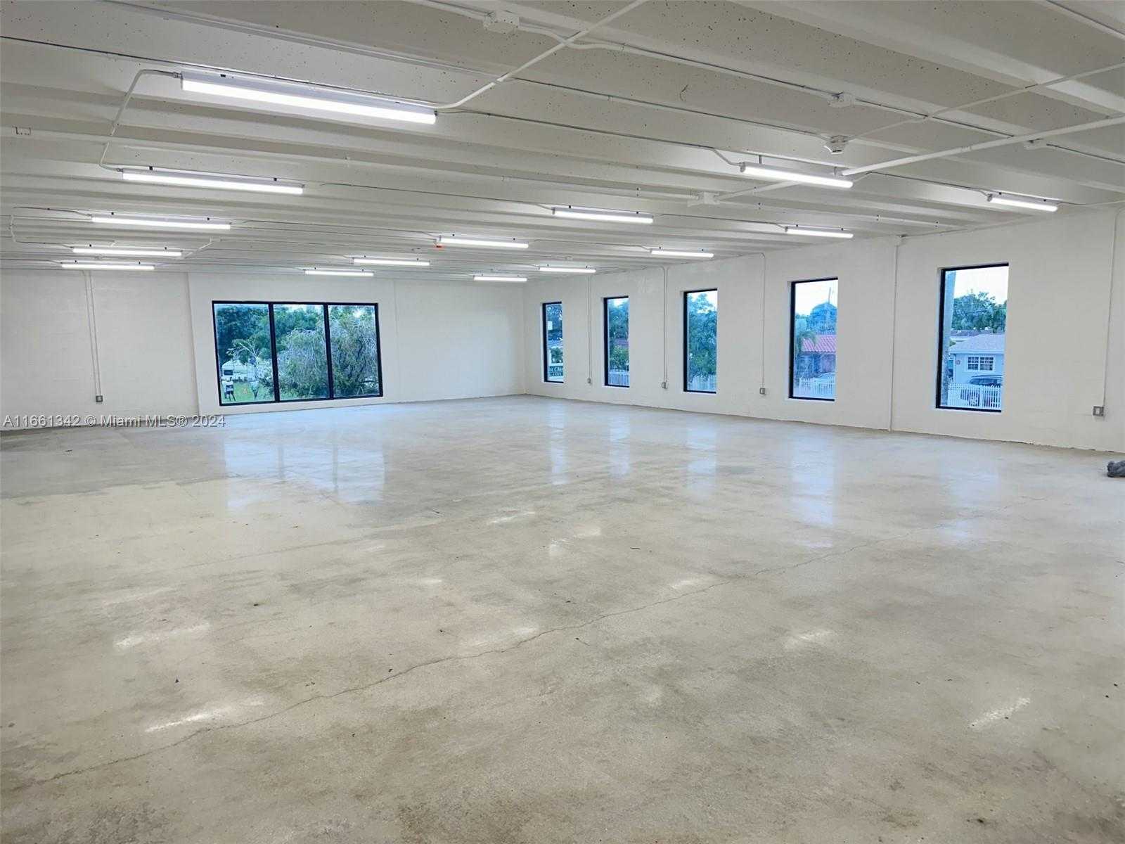 Small Image of 5005 NW 173rd Dr, Miami Gardens, FL 33055, USA Number 2