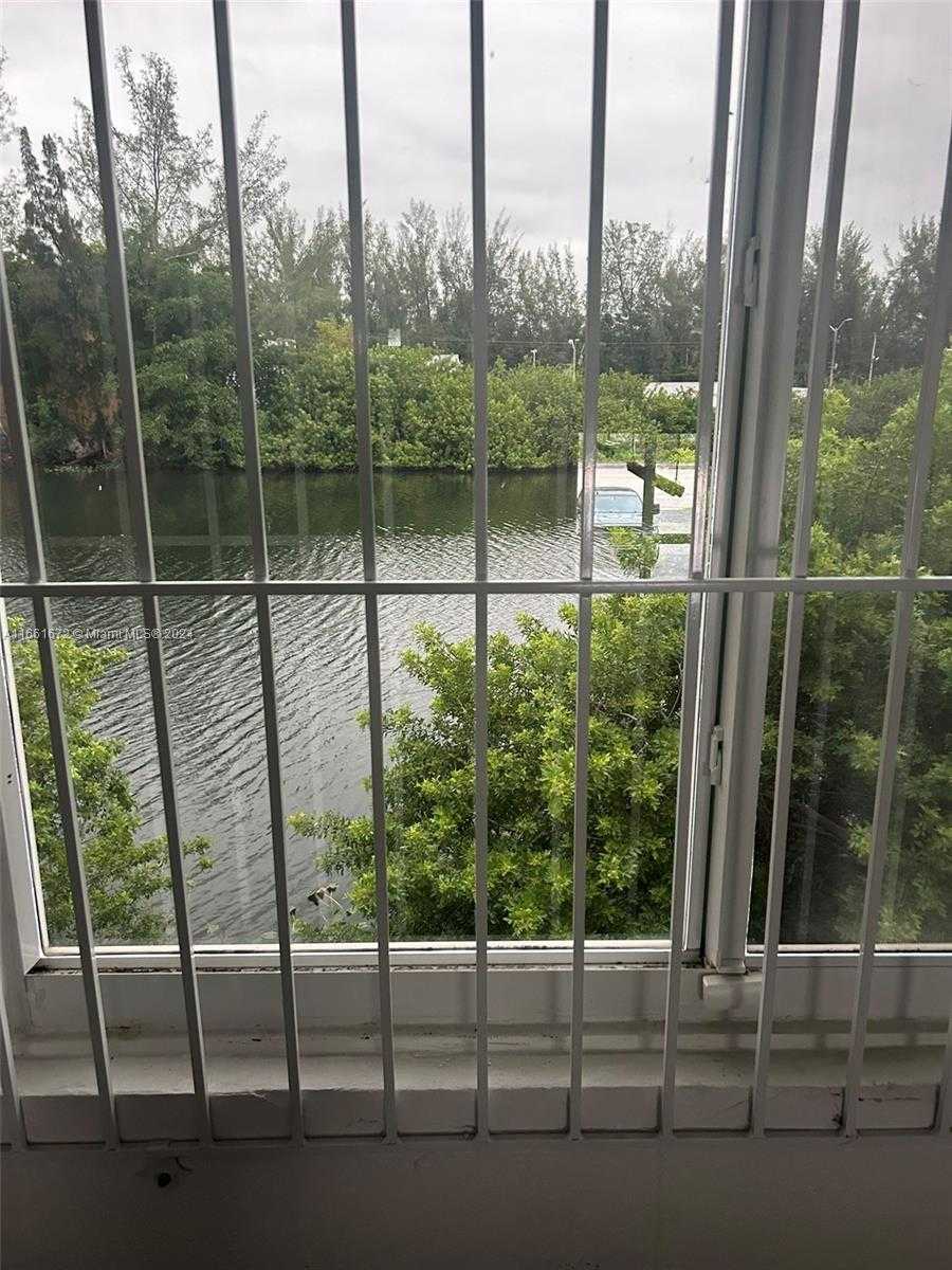 Small Image of 1693 NORTH WEST 97TH AVE #5, Doral Number 11