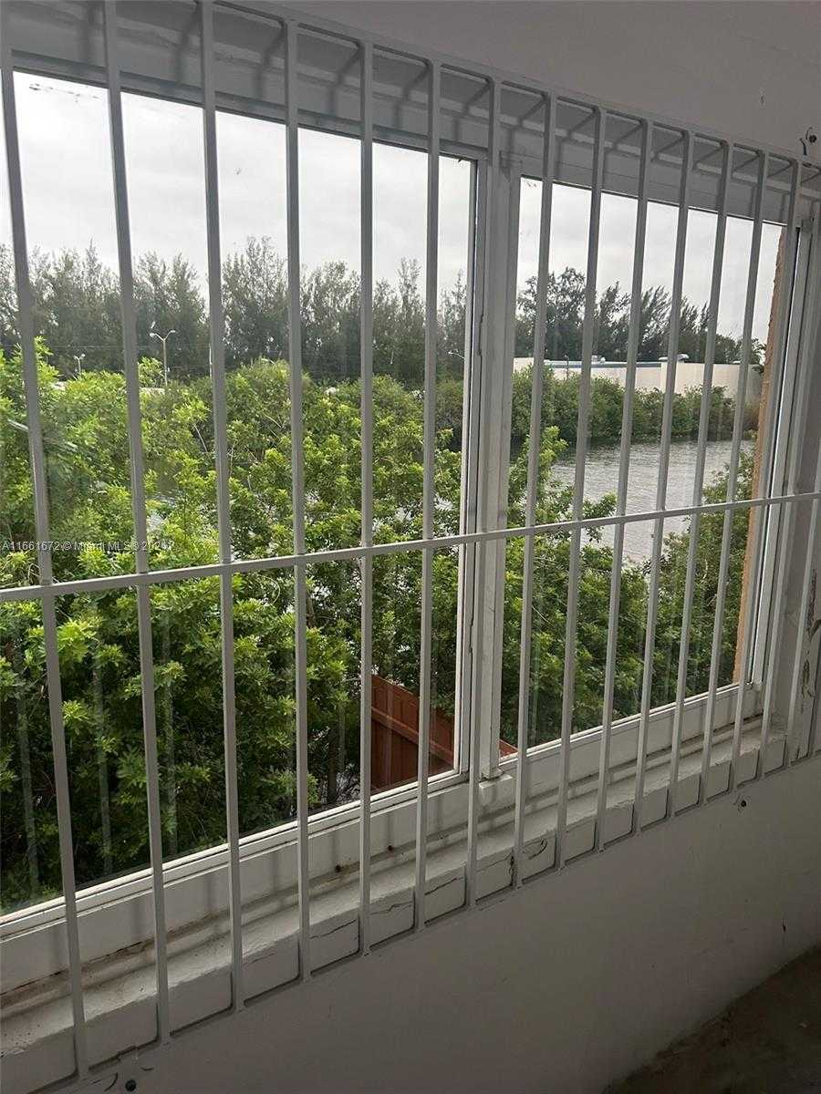 Small Image of 1693 NORTH WEST 97TH AVE #5, Doral Number 12