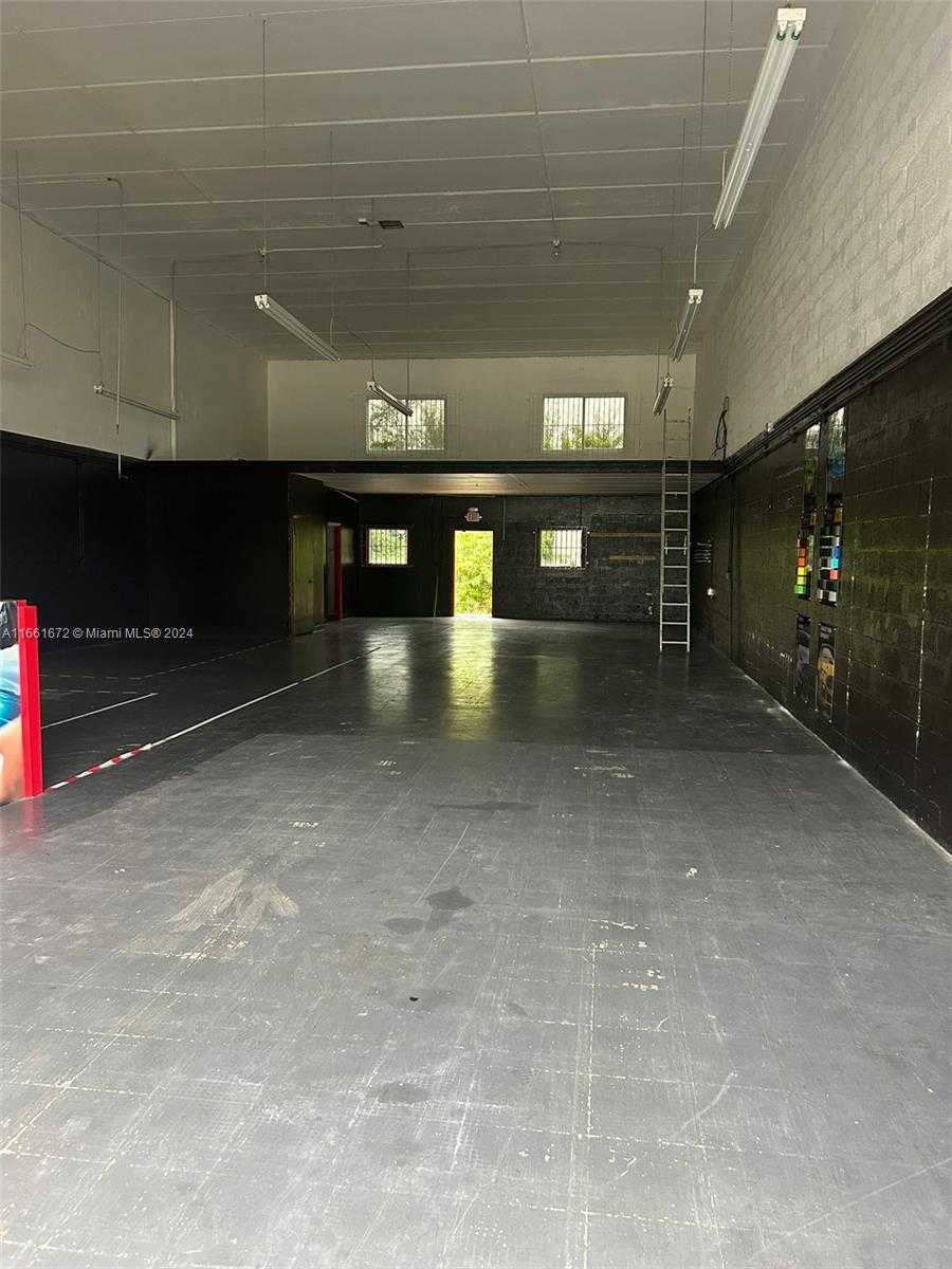 Small Image of 1693 NORTH WEST 97TH AVE #5, Doral Number 2
