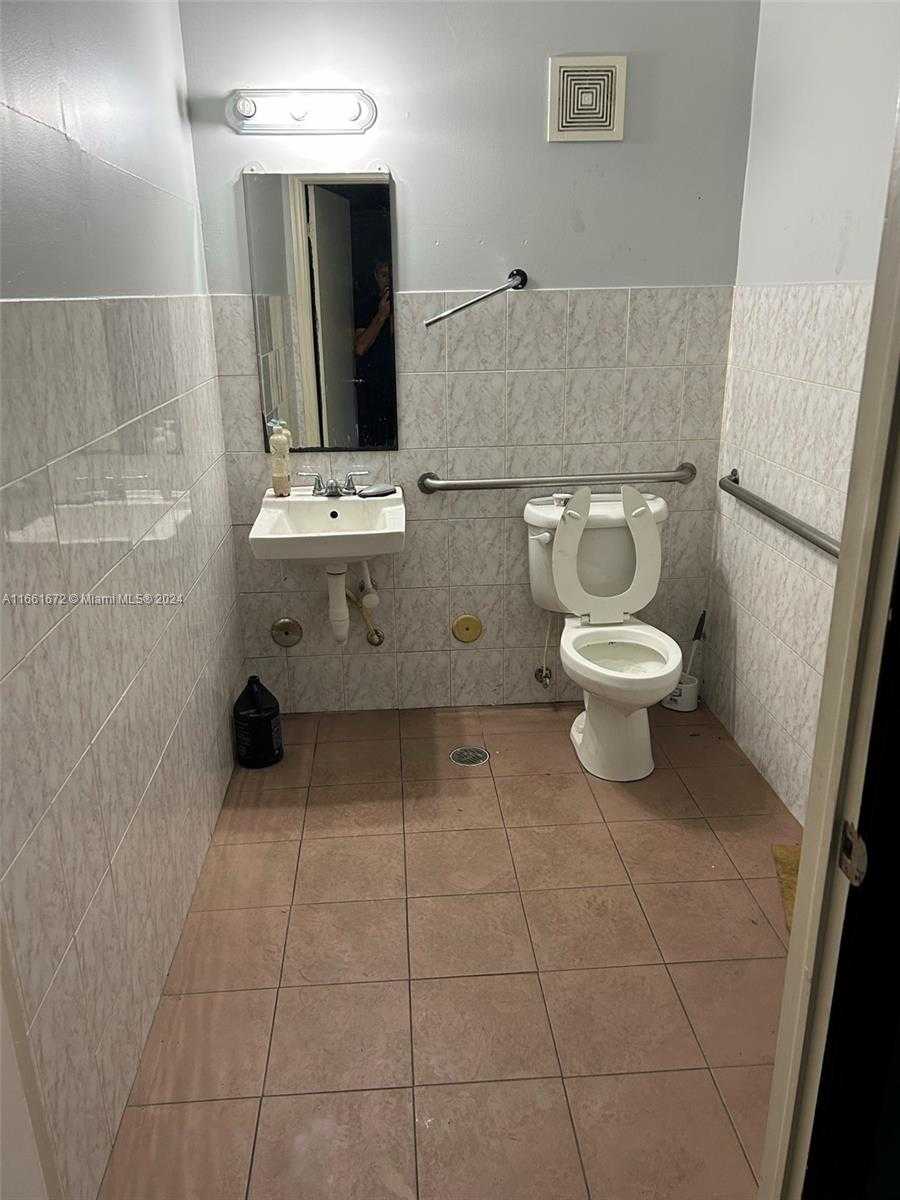 Small Image of 1693 NORTH WEST 97TH AVE #5, Doral Number 6
