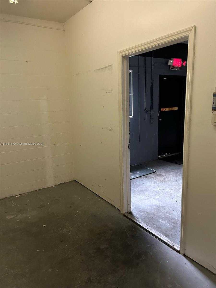 Small Image of 1693 NORTH WEST 97TH AVE #5, Doral Number 7