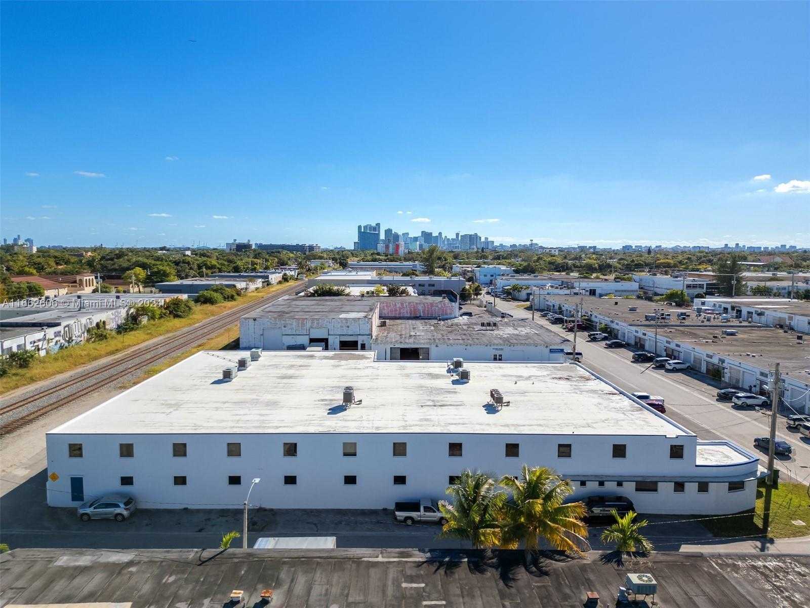 Small Image of 6897 NORTH EAST 4TH AVE #Space-A, Miami Number 10
