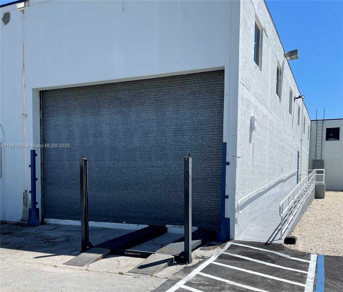 Small Image of 6897 NORTH EAST 4TH AVE #Space-A, Miami Number 2