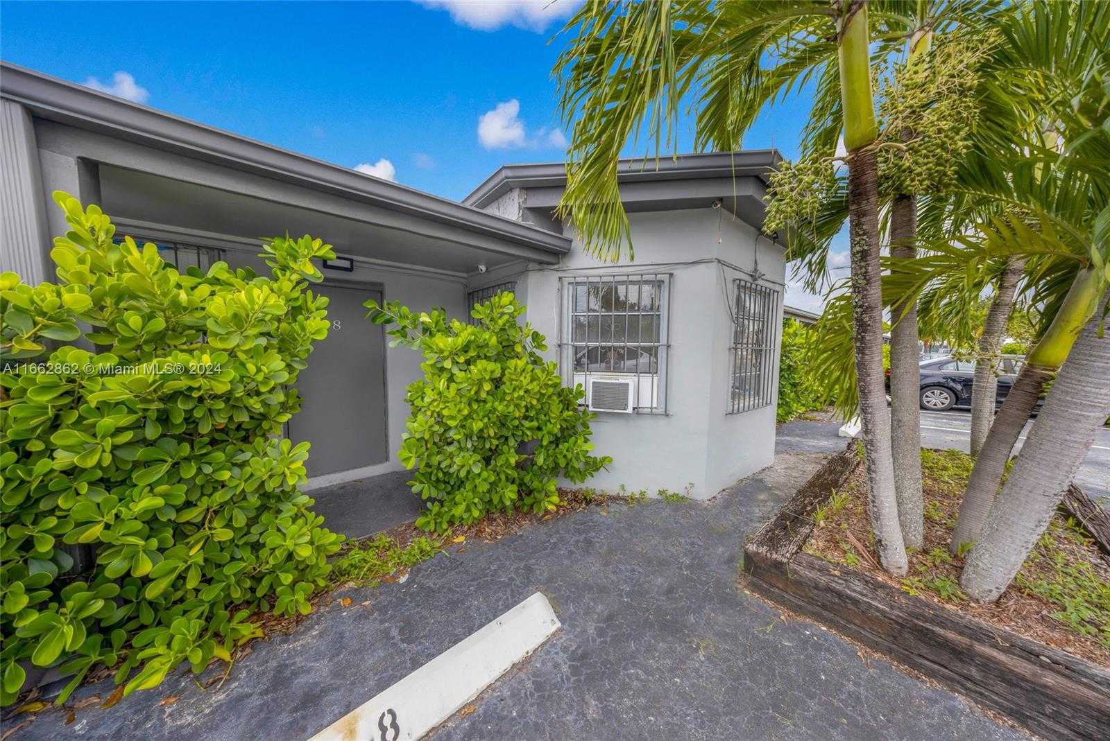 Small Image of 5807 SOUTH WEST 25TH ST, West Park Number 17