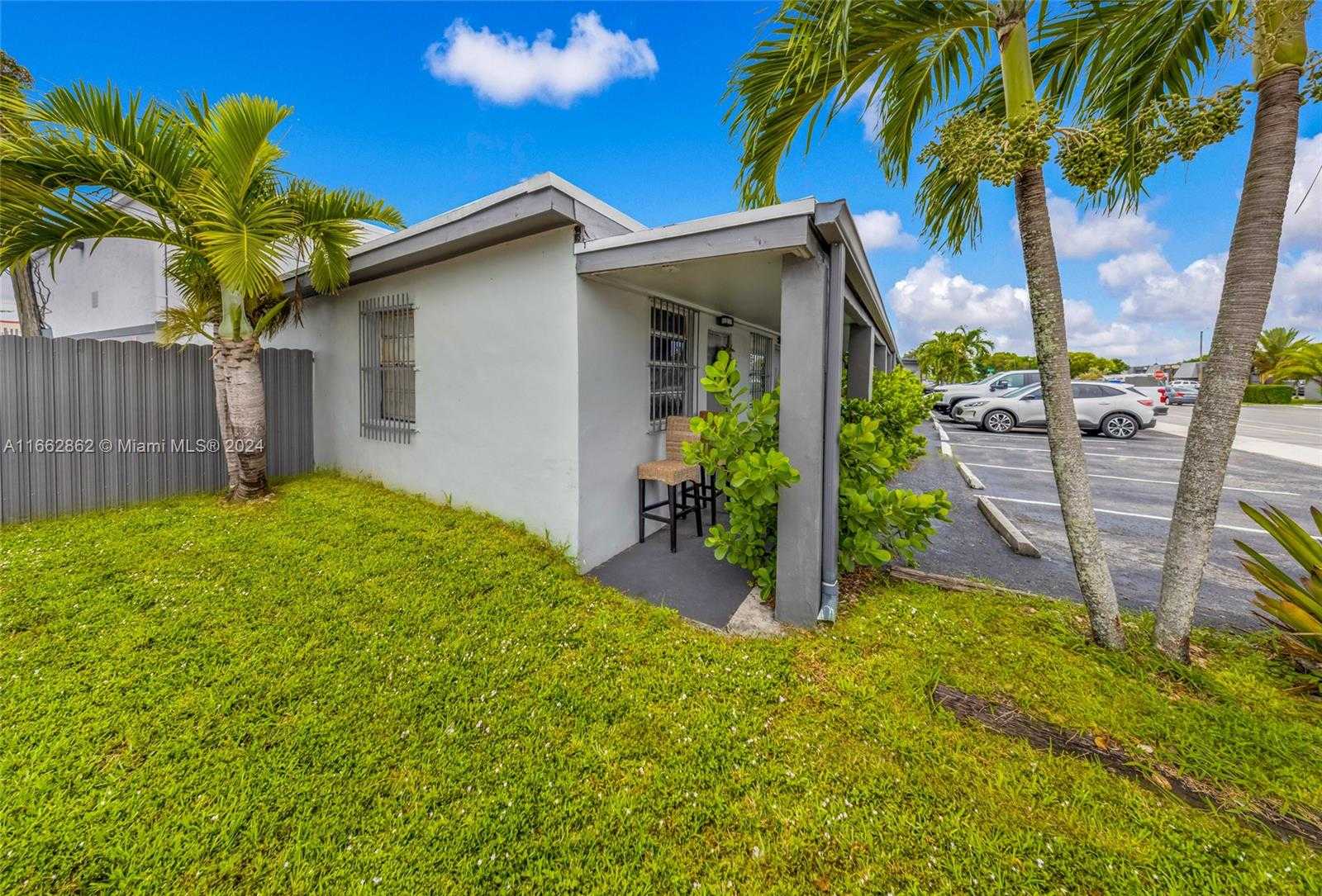 Small Image of 5807 SOUTH WEST 25TH ST, West Park Number 19