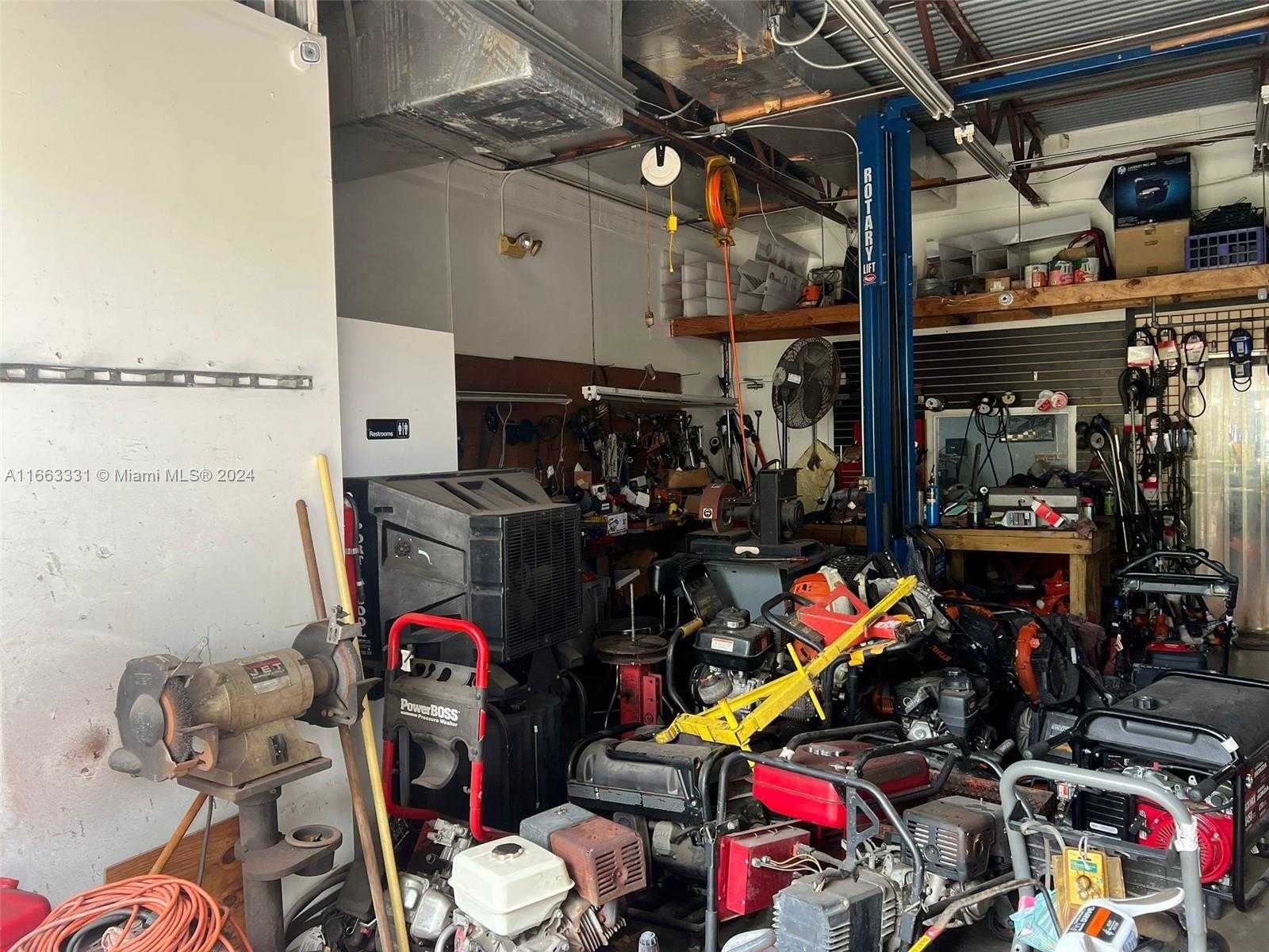 Small Image of 14505 SOUTH WEST 42ND ST, Miami Number 6