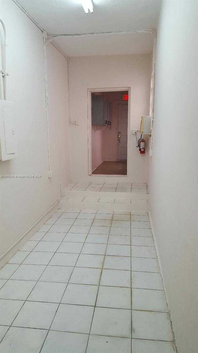 Small Image of 1018 71ST ST #1018a-05, Miami Beach Number 9