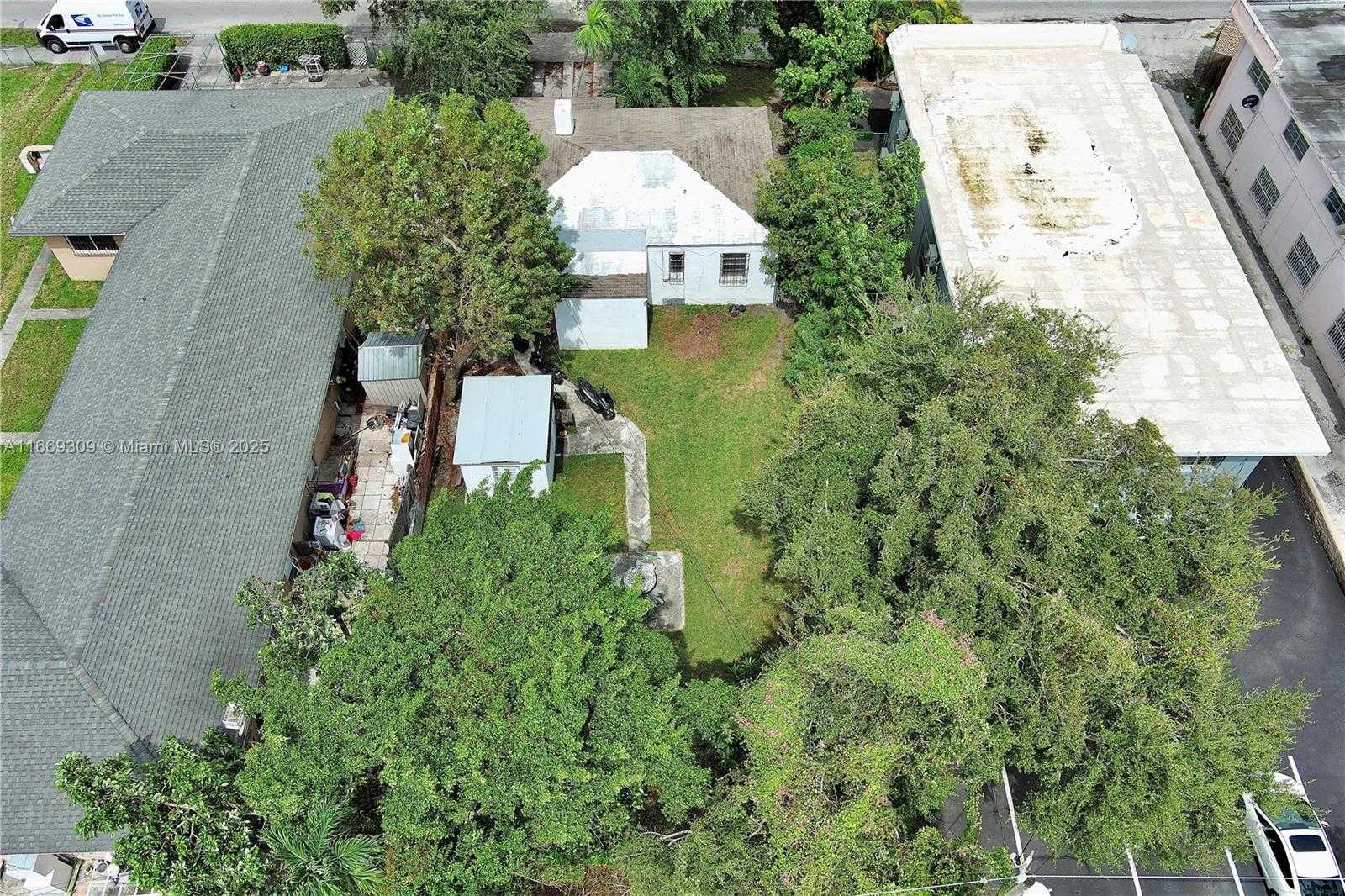 Small Image of 2042 SOUTH WEST 4TH ST, Miami Number 10