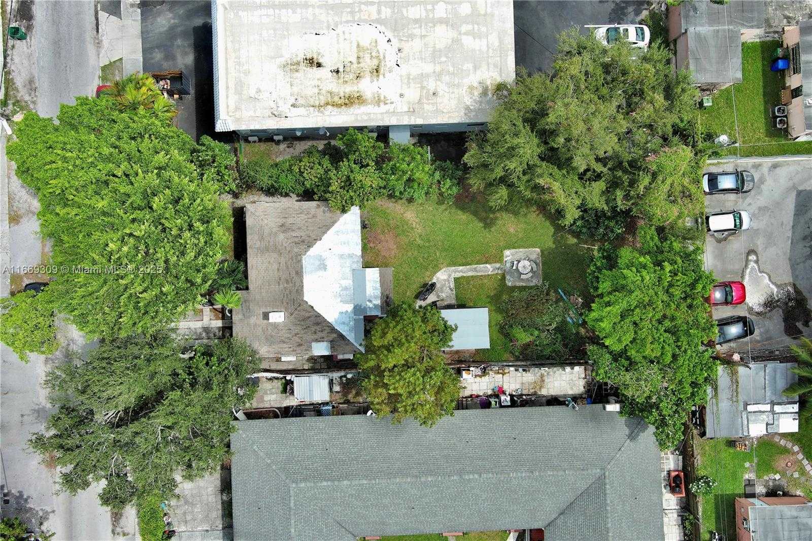 Small Image of 2042 SOUTH WEST 4TH ST, Miami Number 14