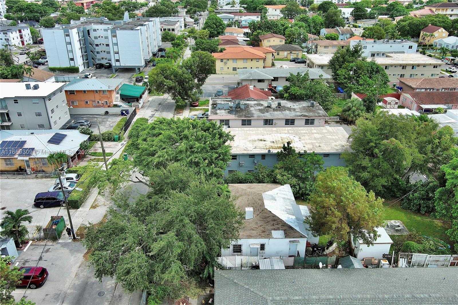 Small Image of 2042 SOUTH WEST 4TH ST, Miami Number 15