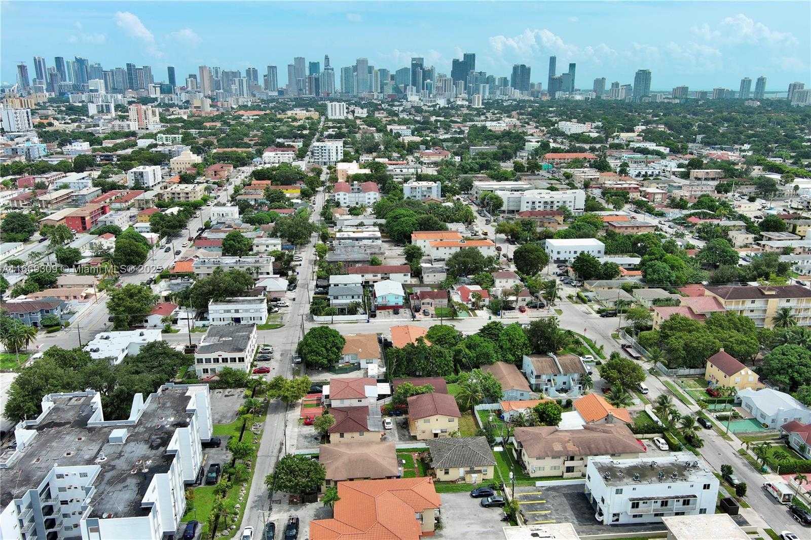 Small Image of 2042 SOUTH WEST 4TH ST, Miami Number 17