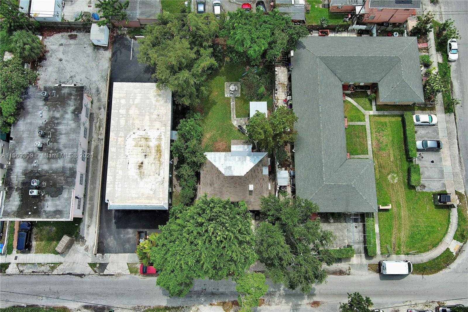 Small Image of 2042 SOUTH WEST 4TH ST, Miami Number 24