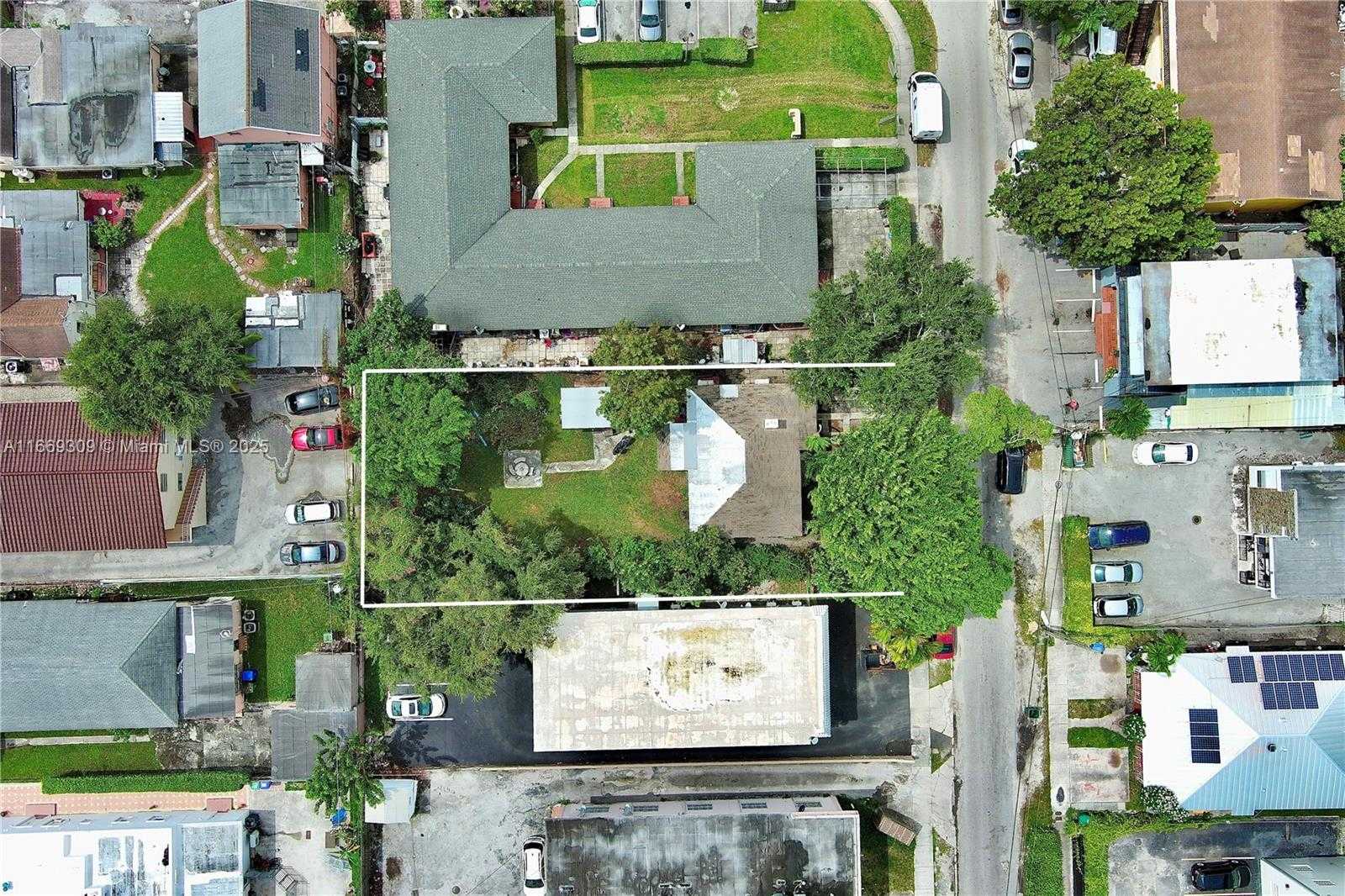 Small Image of 2042 SOUTH WEST 4TH ST, Miami Number 3
