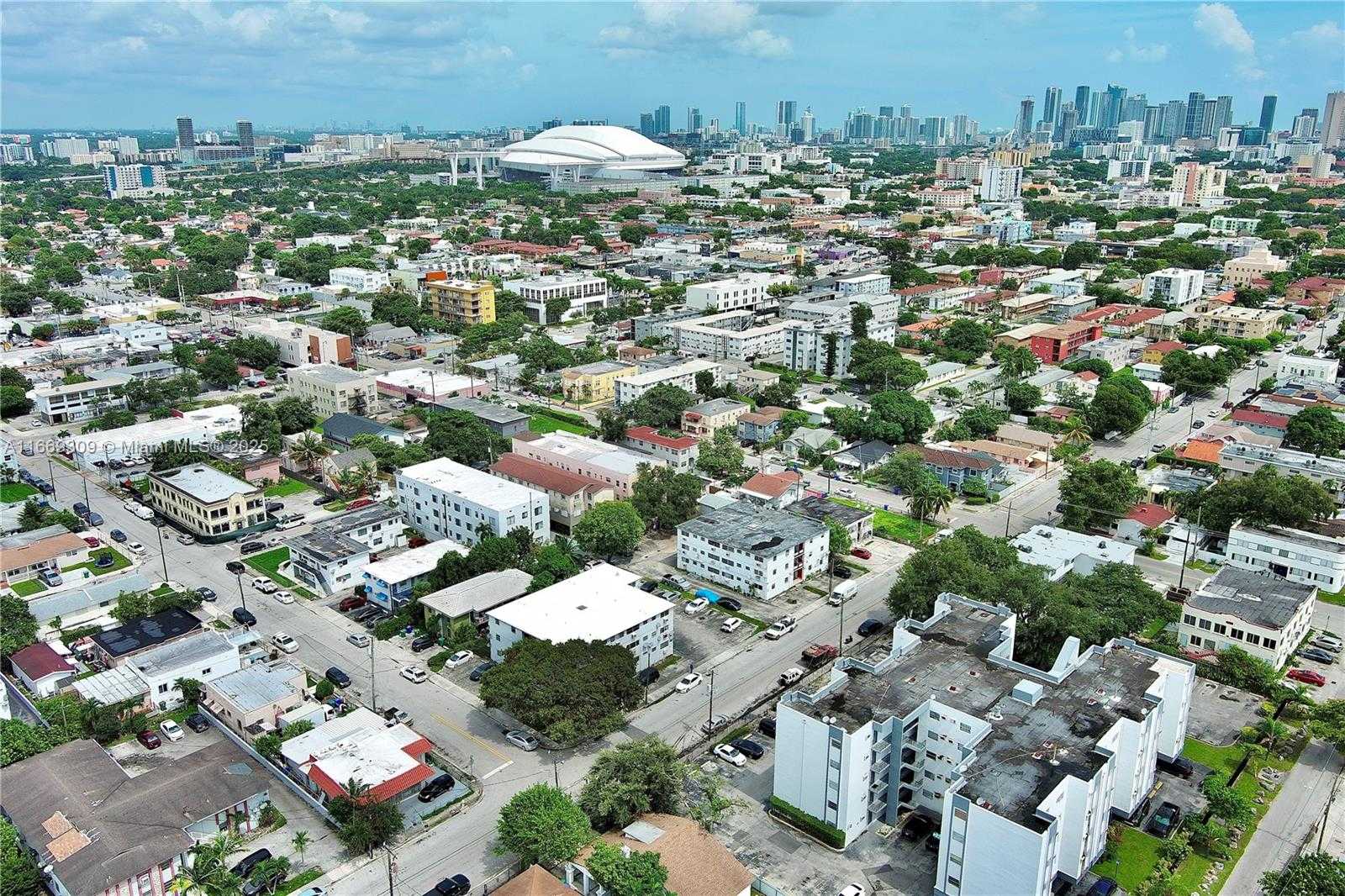 Small Image of 2042 SOUTH WEST 4TH ST, Miami Number 4