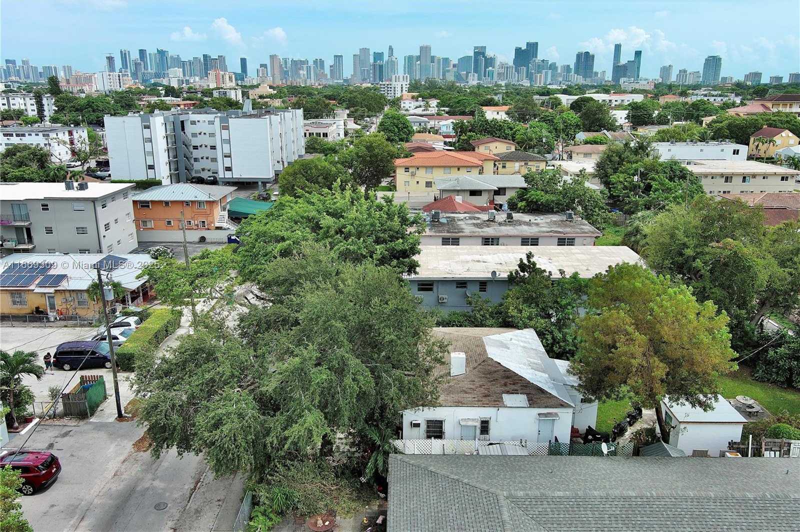 Small Image of 2042 SOUTH WEST 4TH ST, Miami Number 5