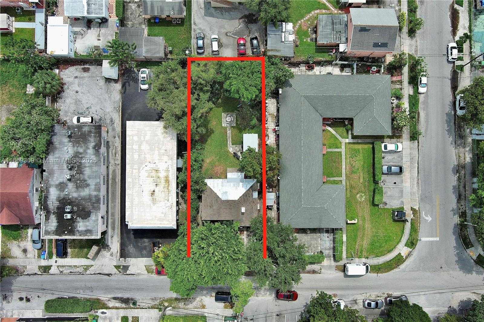 Small Image of 2042 SOUTH WEST 4TH ST, Miami Number 9