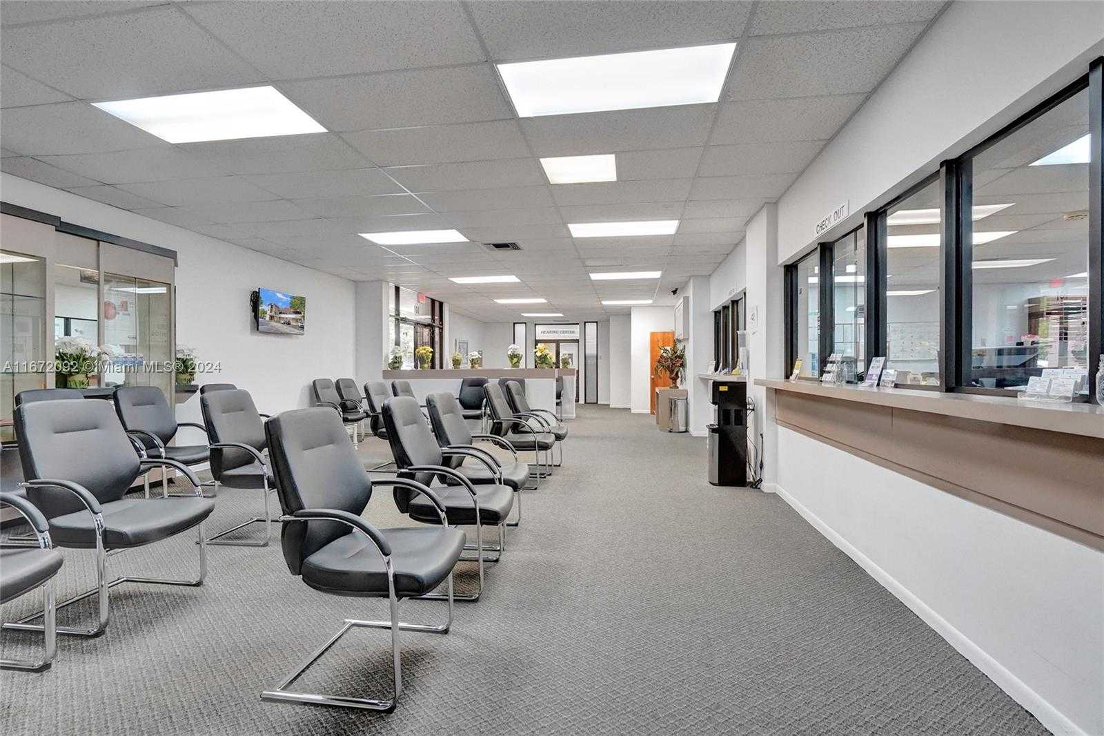 Small Image of 5333 NORTH DIXIE HWY, Oakland Park Number 14