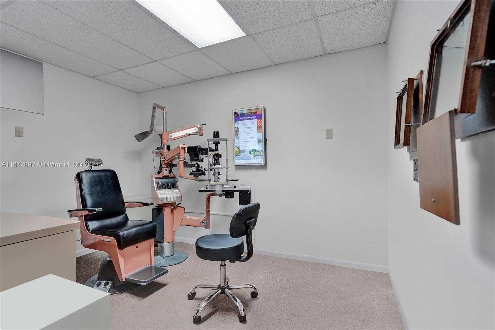 Small Image of 5333 NORTH DIXIE HWY, Oakland Park Number 16