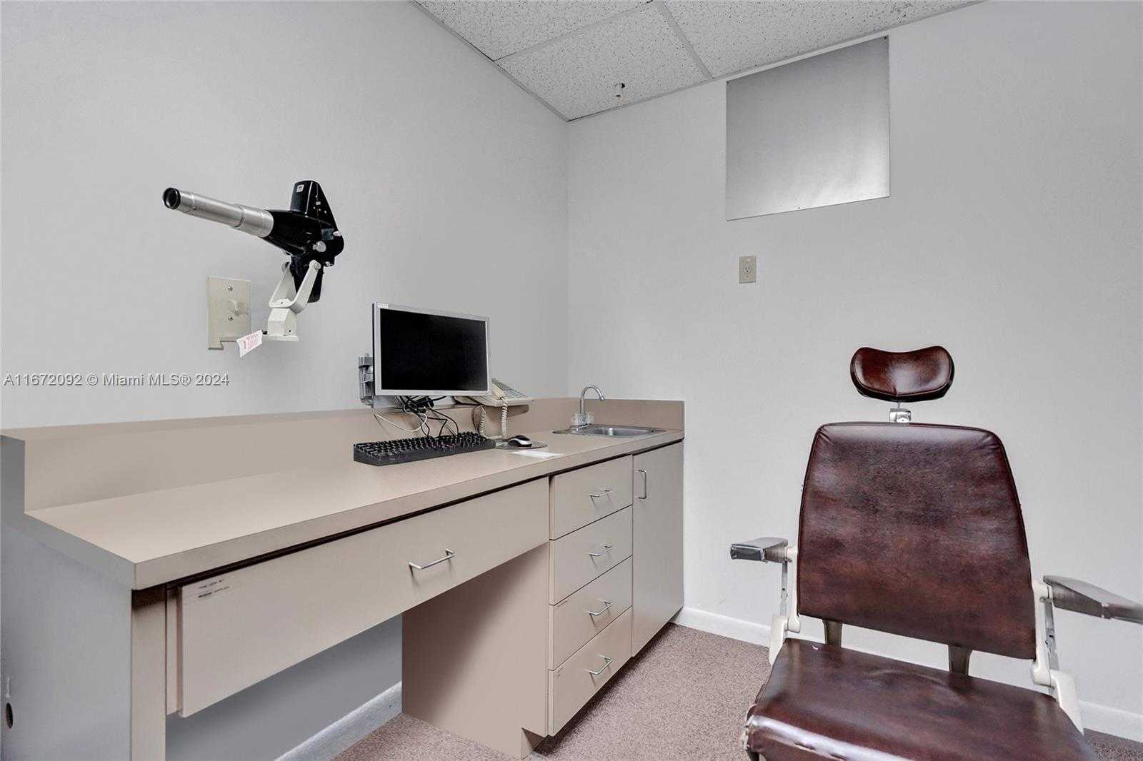Small Image of 5333 NORTH DIXIE HWY, Oakland Park Number 17