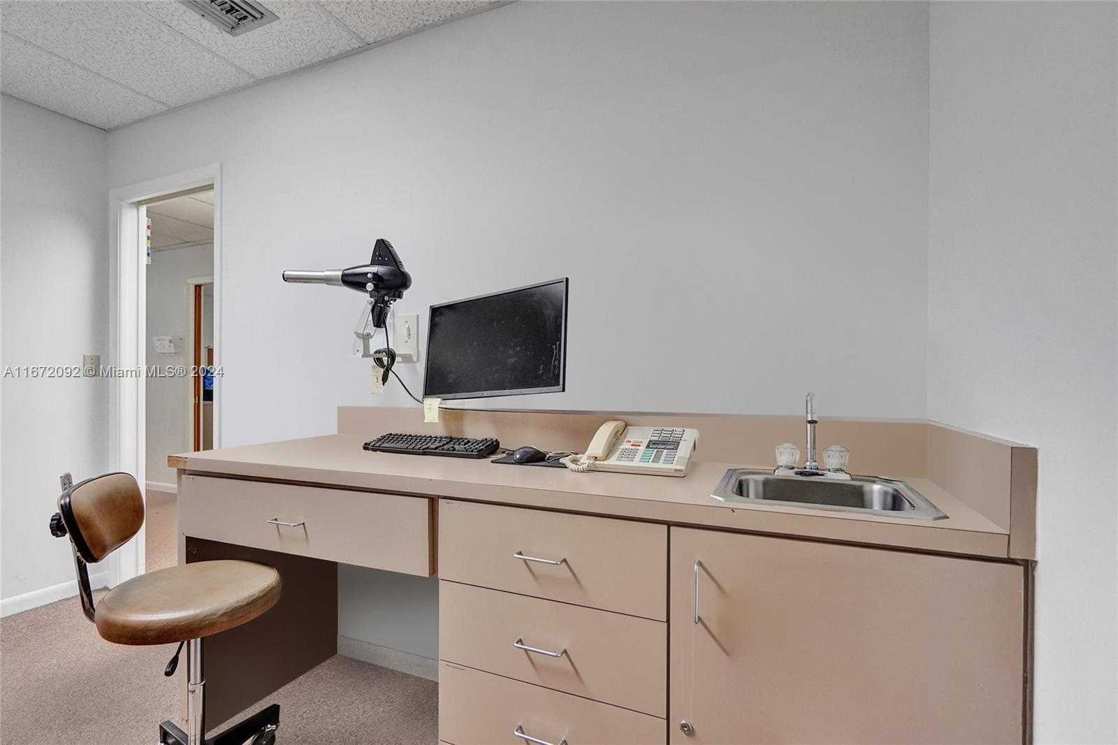 Small Image of 5333 NORTH DIXIE HWY, Oakland Park Number 18