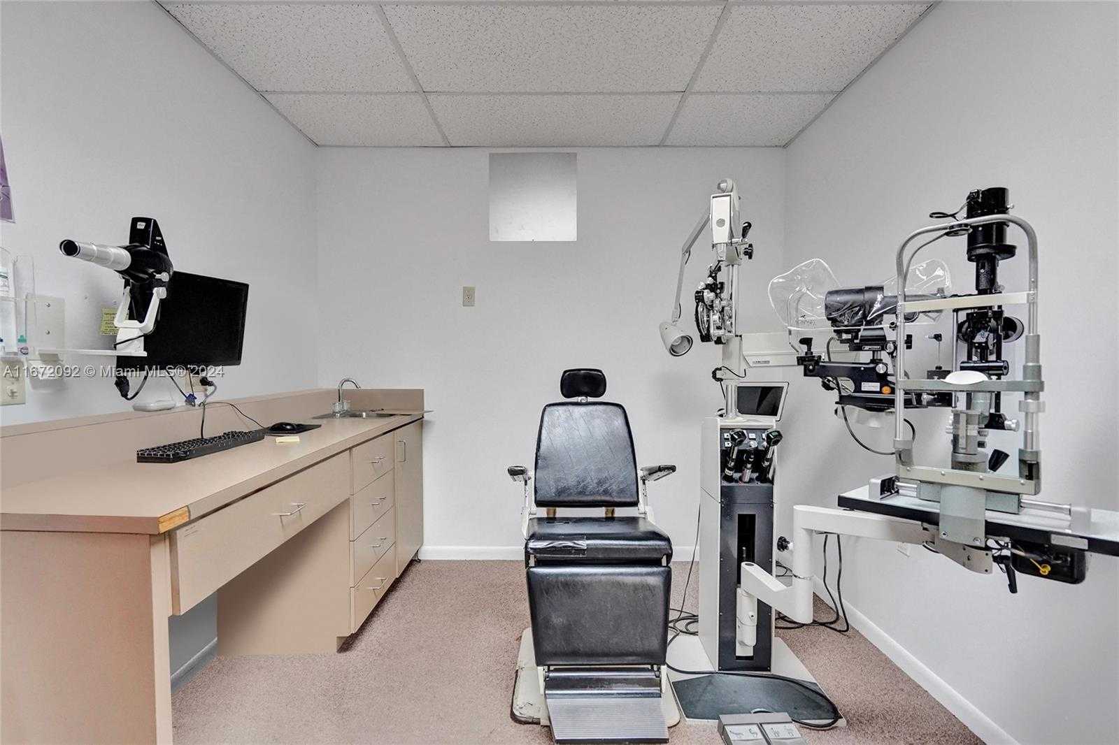 Small Image of 5333 NORTH DIXIE HWY, Oakland Park Number 21
